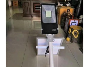 昆明太阳能一体化路灯在维修时需要注意哪些因素？